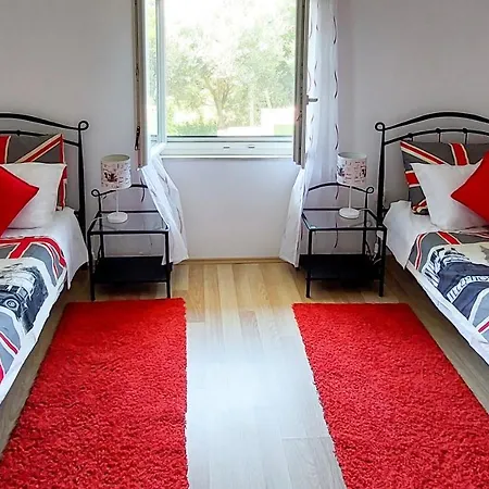 Extraordinary Comfort Mendy *
